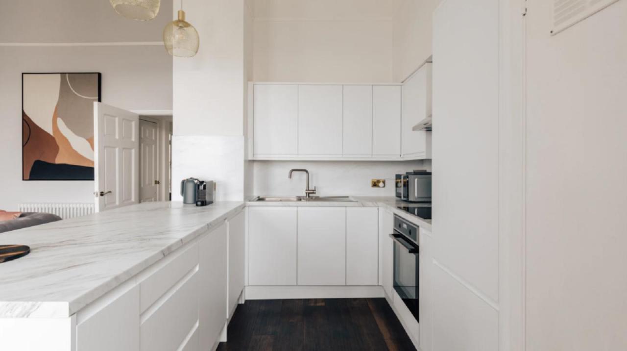 The Portland Apartment - Georgian Building With Parking Bath Exterior photo